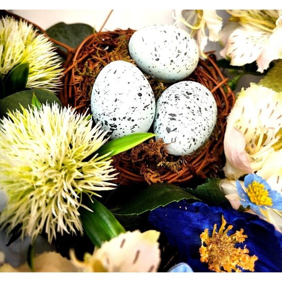 Blue Hydrangea wreath with poppies, birds nest and faux robin eggs. Beautiful!! - Picture 12 of 13